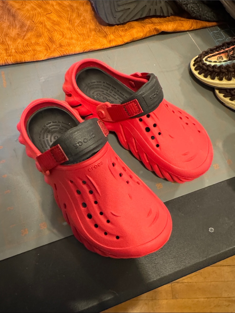 Crocs Echos Juniors Red Clogs